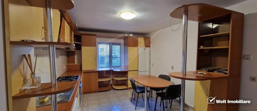 Apartament cu 3 camere decomandat în Zorilor