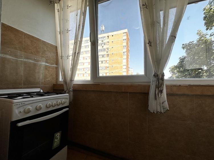 Apartament cu 2 camere decomandat, mobilat în Dacia