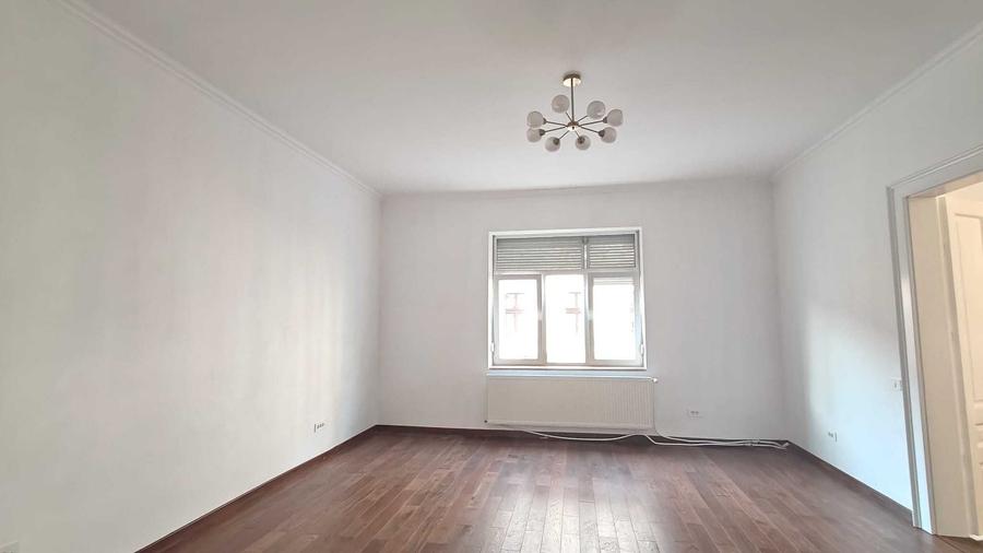 Casă cu 3 camere în Ultracentral