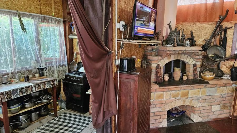 Casă cu 6 camere cu Teren 300 Mp în Central