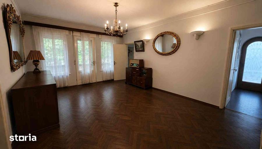 Apartament 3 camere parter in vila plus garsoniera demisol si curte. - 1