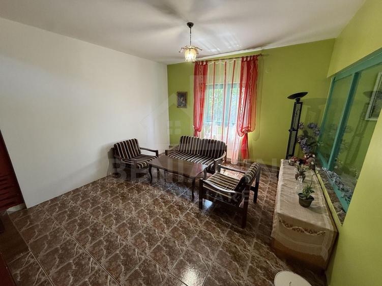 Casă cu 5 camere cu Teren 1039 Mp în Rovine