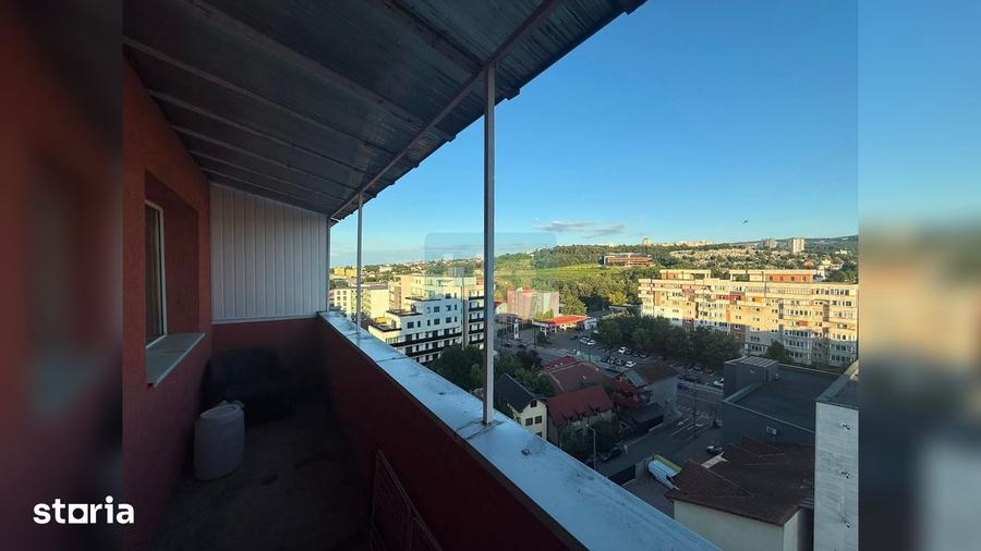 Apartament cu 3 camere semidecomandat în Plopilor