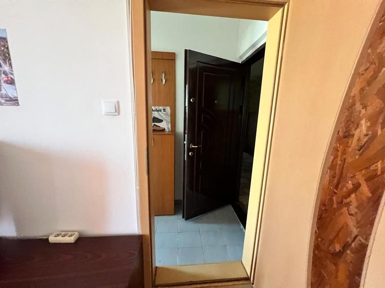 Garsonieră decomandată, mobilată în Complex Studențesc