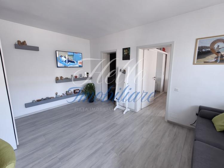 Apartament cu 2 camere semidecomandat, mobilat în Florești