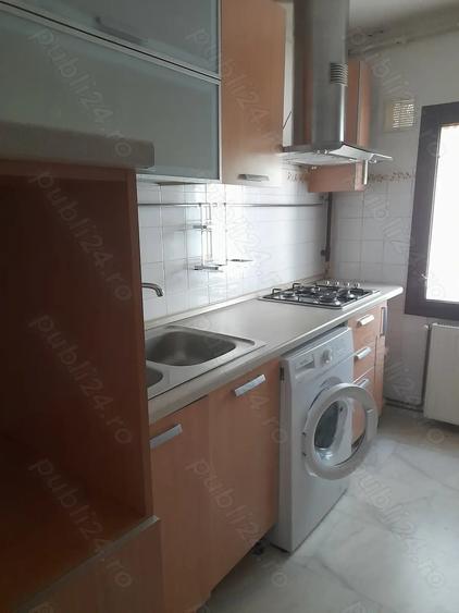 Apartament cu 3 camere decomandat în Spitalul Județean