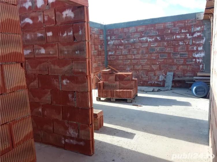 Casă cu 4 camere cu Teren 500 Mp în Câmpineanca