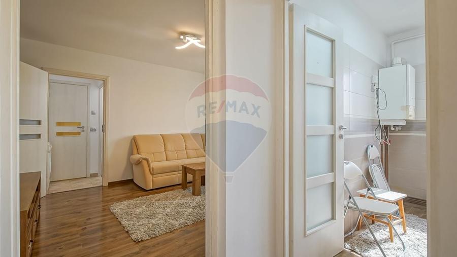 Apartament cu 3 camere semidecomandat în Nord