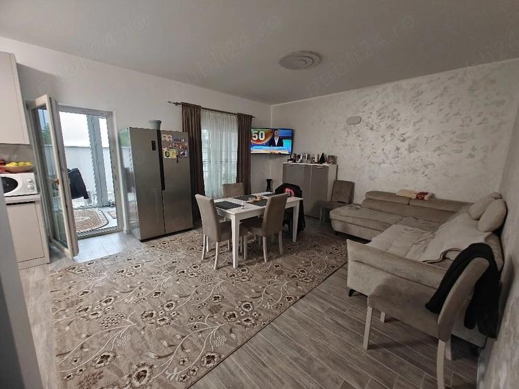Casă cu 5 camere cu Teren 1100 Mp în Central