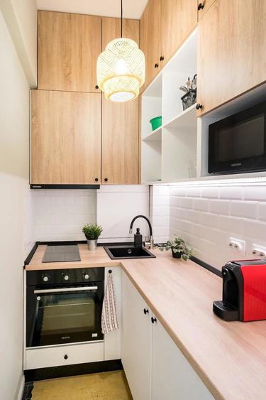 Apartament cu 2 camere semidecomandat, mobilat în Universitate