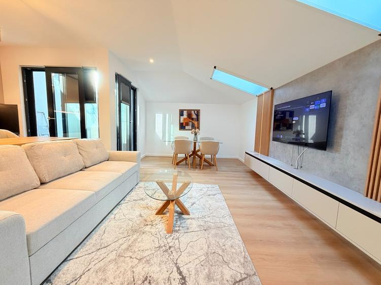 Apartament cu 3 camere decomandat în 1 Mai