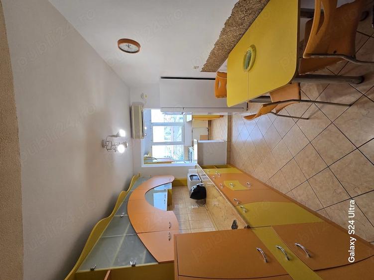 Apartament cu 4 camere în Decebal
