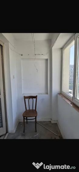 Apartament cu 3 camere decomandat în Colentina
