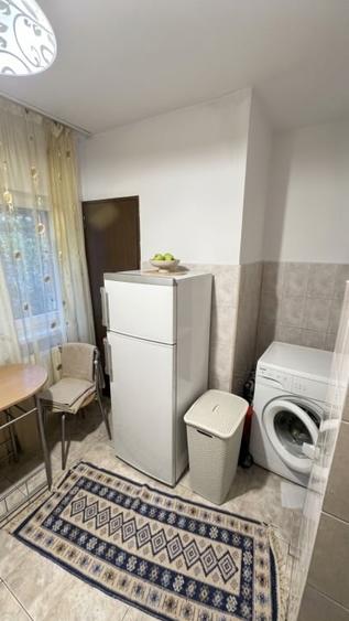 Garsonieră decomandată, mobilată în Plopilor