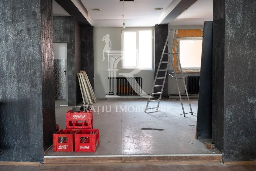 Spațiu comercial, de 300 mp, în Decebal