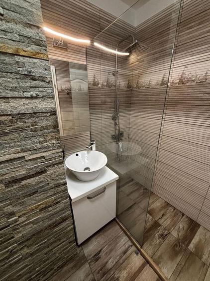 Apartament cu 2 camere decomandat în Florești