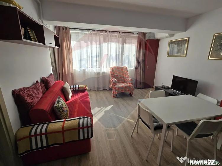 Apartament cu 3 camere semidecomandat, mobilat în Snagov