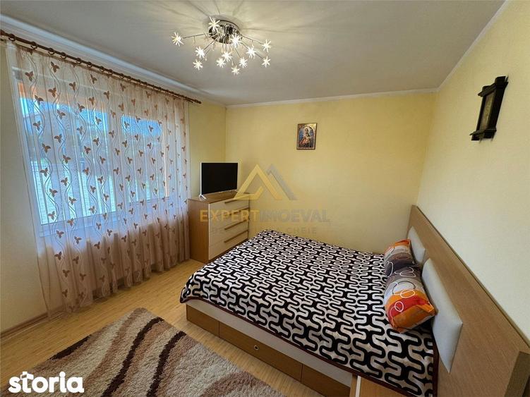 Casă cu 7 camere cu Teren 800 Mp în Vasile Alecsandri