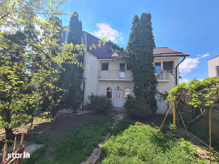Casă cu 6 camere cu Teren 320 Mp în Ultracentral