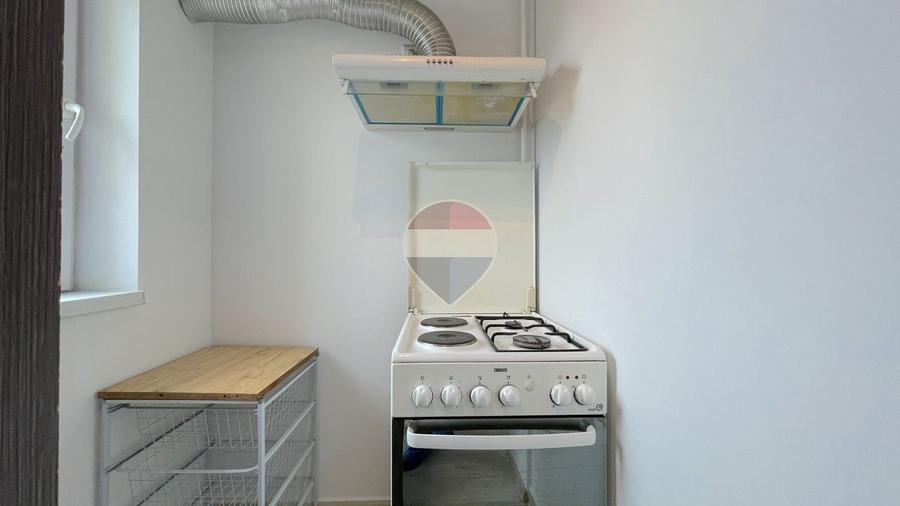Apartament cu 2 camere decomandat în Tractorul