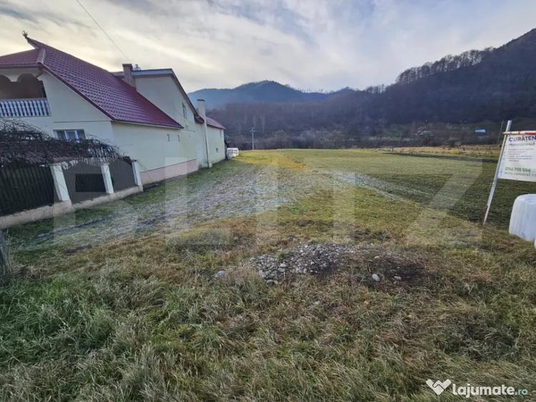 Teren de 1400 mp, în Central