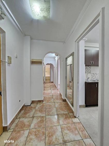 Apartament cu 3 camere decomandat în Găvana