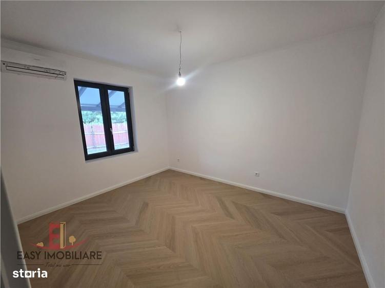 Casă cu 4 camere cu Teren 500 Mp în Livezeni