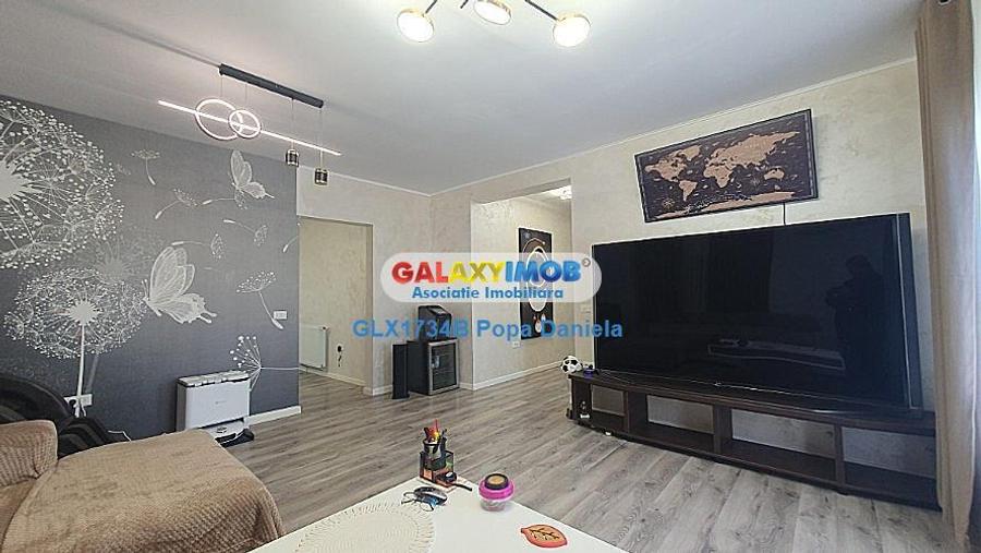 Casă cu 4 camere cu Garaj în Domnești
