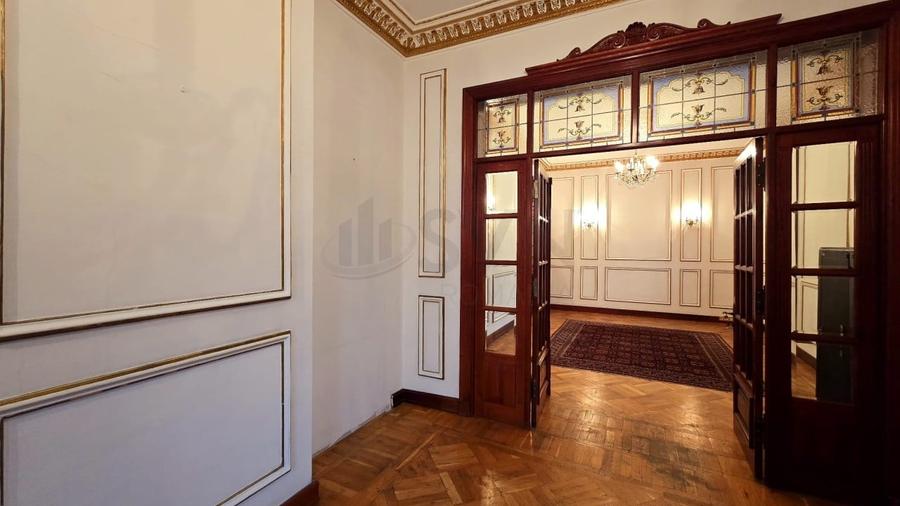 Birou, de 200 mp, în Calea Victoriei