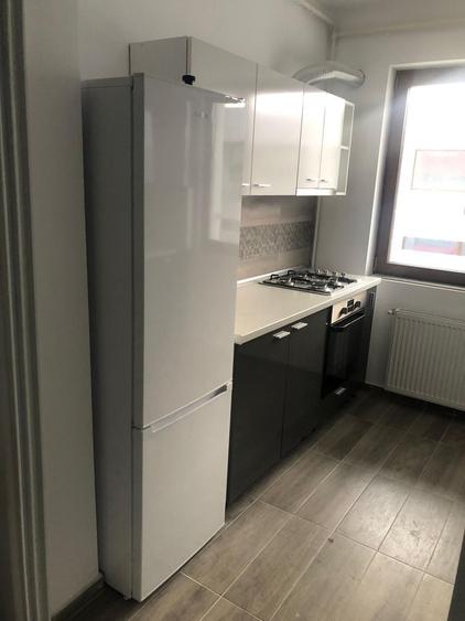 Apartament cu 2 camere decomandat în Runcu