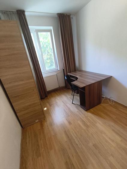 Apartament cu 3 camere decomandat în Complex Studențesc