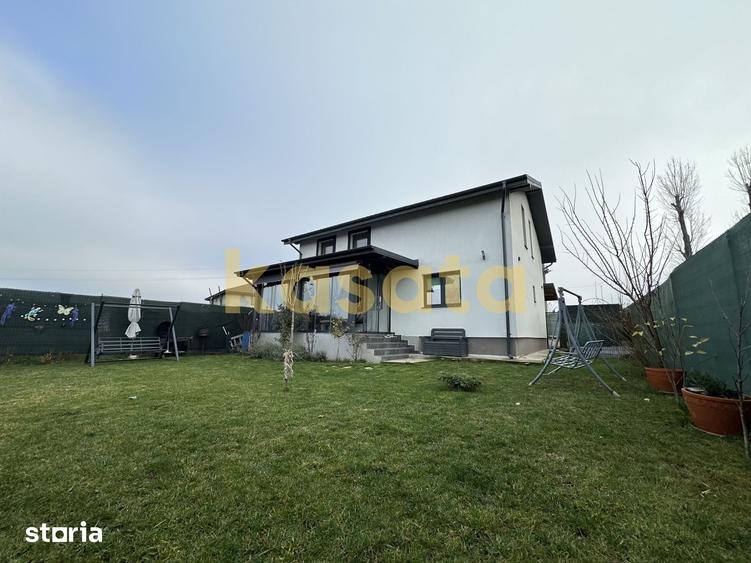 Casă cu 4 camere cu Teren 500 Mp în Găneasa