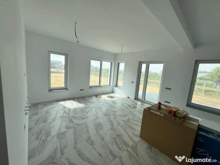 Casă cu 4 camere cu Teren 420 Mp în Săsar