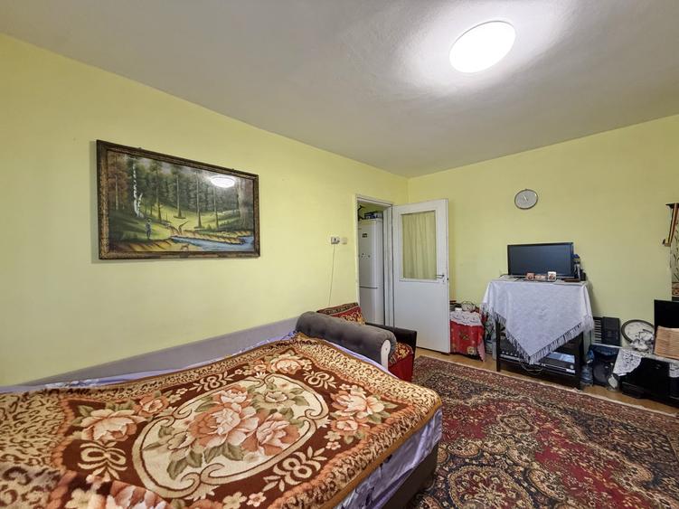 Apartament cu 2 camere semidecomandat, mobilat în Dâmbovița
