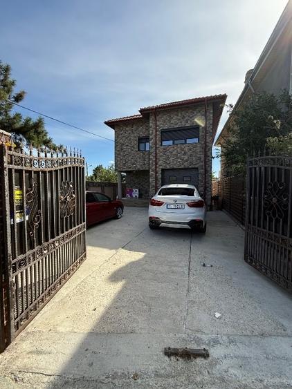 Spațiu comercial, de 300 mp, în 2 Moldoveni