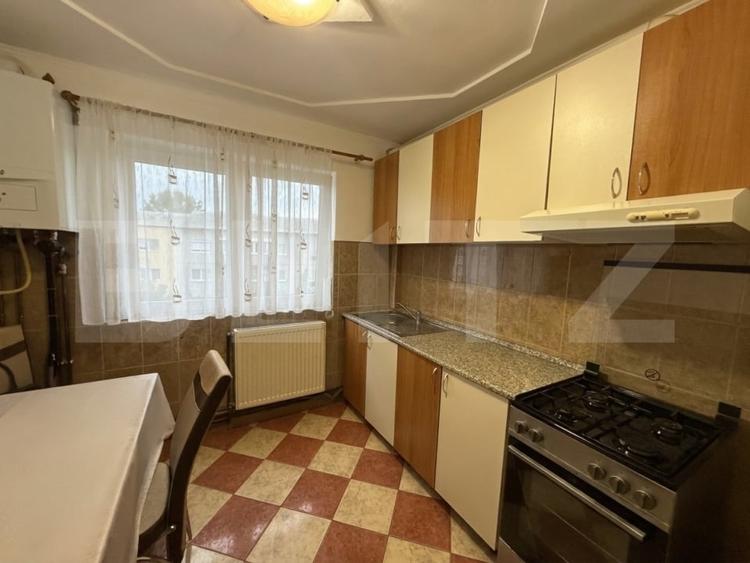 Apartament cu 3 camere decomandat în Micro 16