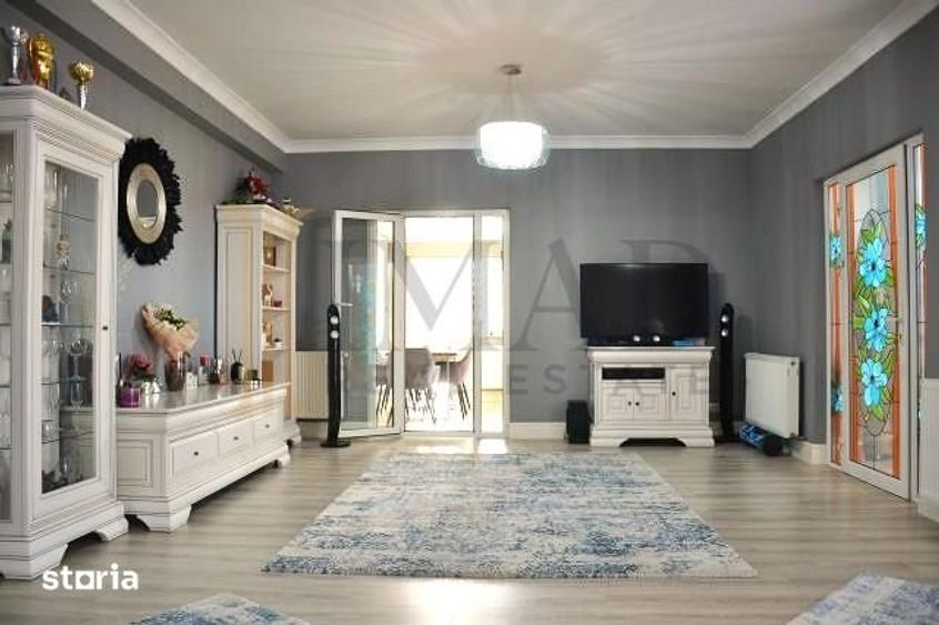 Casă cu 8 camere cu Teren 230 Mp în Aninoasa