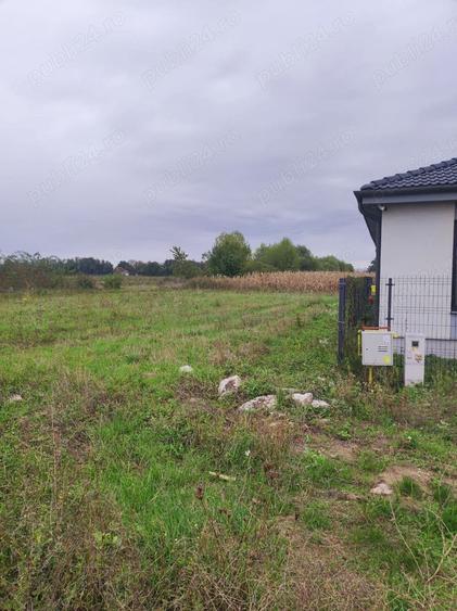 Vand o parcela de teren intravilan - 1