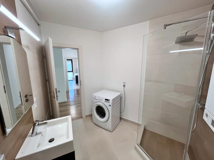 Apartament cu 4 camere semidecomandat, mobilat în Borhanci