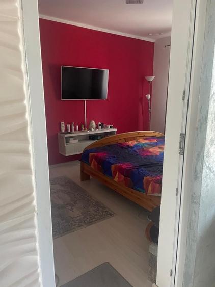 Casă individuală cu 5 camere cu Teren 800 Mp în Vest