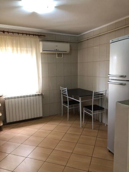 Apartament cu 3 camere decomandat în Sud