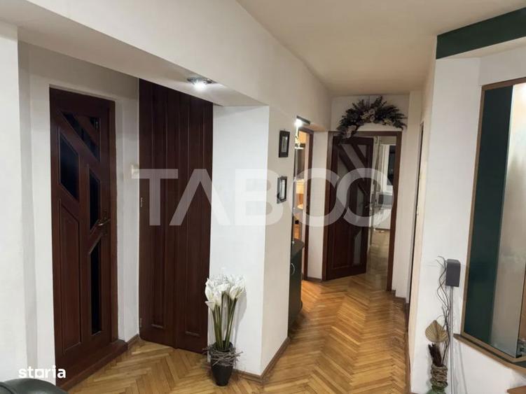 Apartament cu 4 camere, mobilat în Plopilor