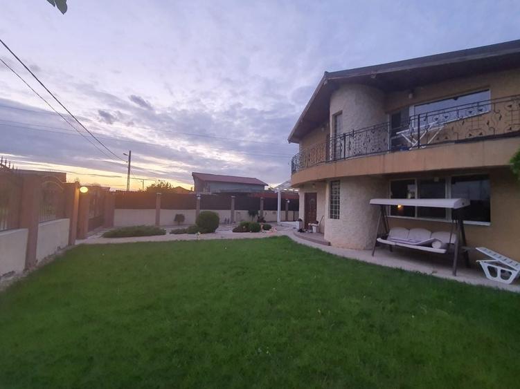 Casă cu 4 camere în Popoveni