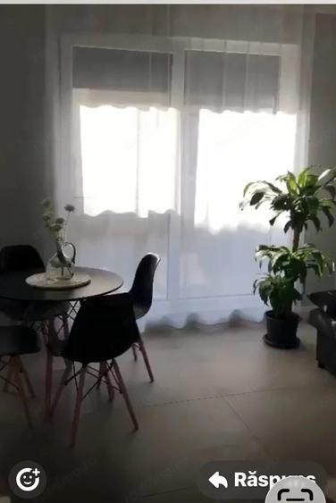 Apartament cu 3 camere semidecomandat în Aradului