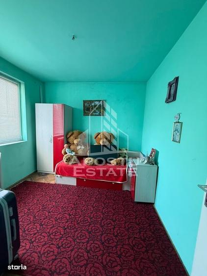 Apartament de vanzare cu 3 camere, 2 bai, 2 balcoane, zona Soarelui - 1