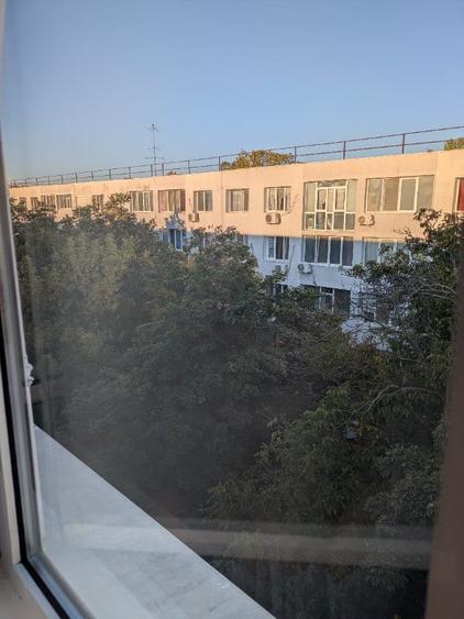 Apartament cu 4 camere decomandat în Berceni
