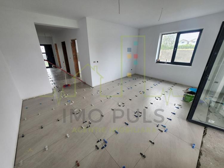 Duplex cu 4 camere cu Canalizare în Moșnița Veche