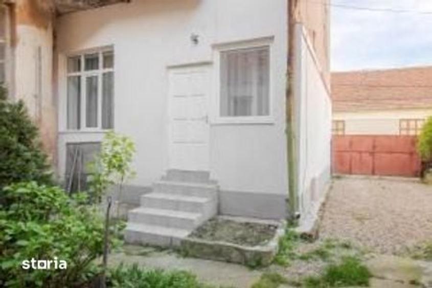 Casă cu 2 camere cu Teren 200 Mp în Vest
