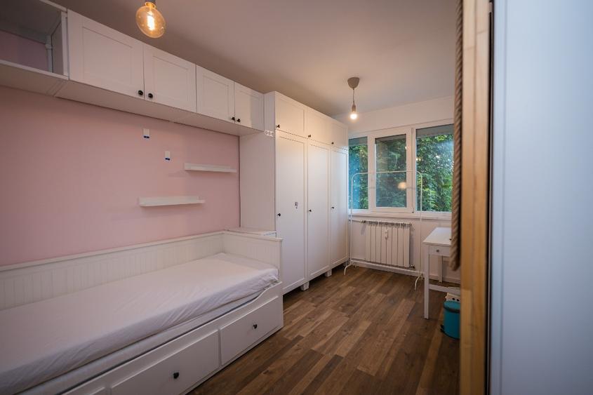 Apartament cu 3 camere semidecomandat, mobilat în Titan
