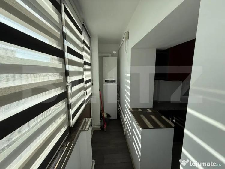 Apartament cu 3 camere decomandat în Calea București